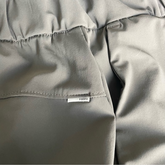 Vuori Miles Ankle Pant. Size S in Ash Color - Picture 6 of 10